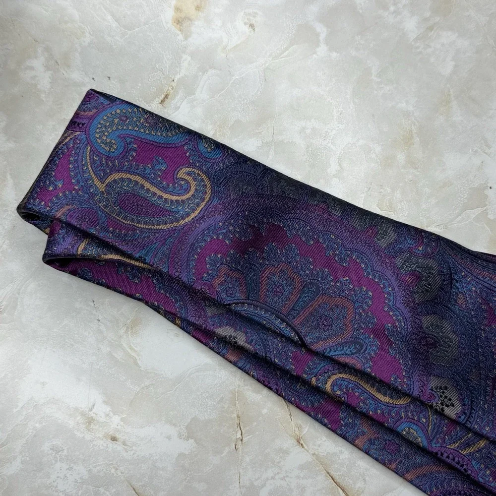 NWOT‎ Jos. A. Bank Reserve Silk Tie Paisley Purple Blue 3